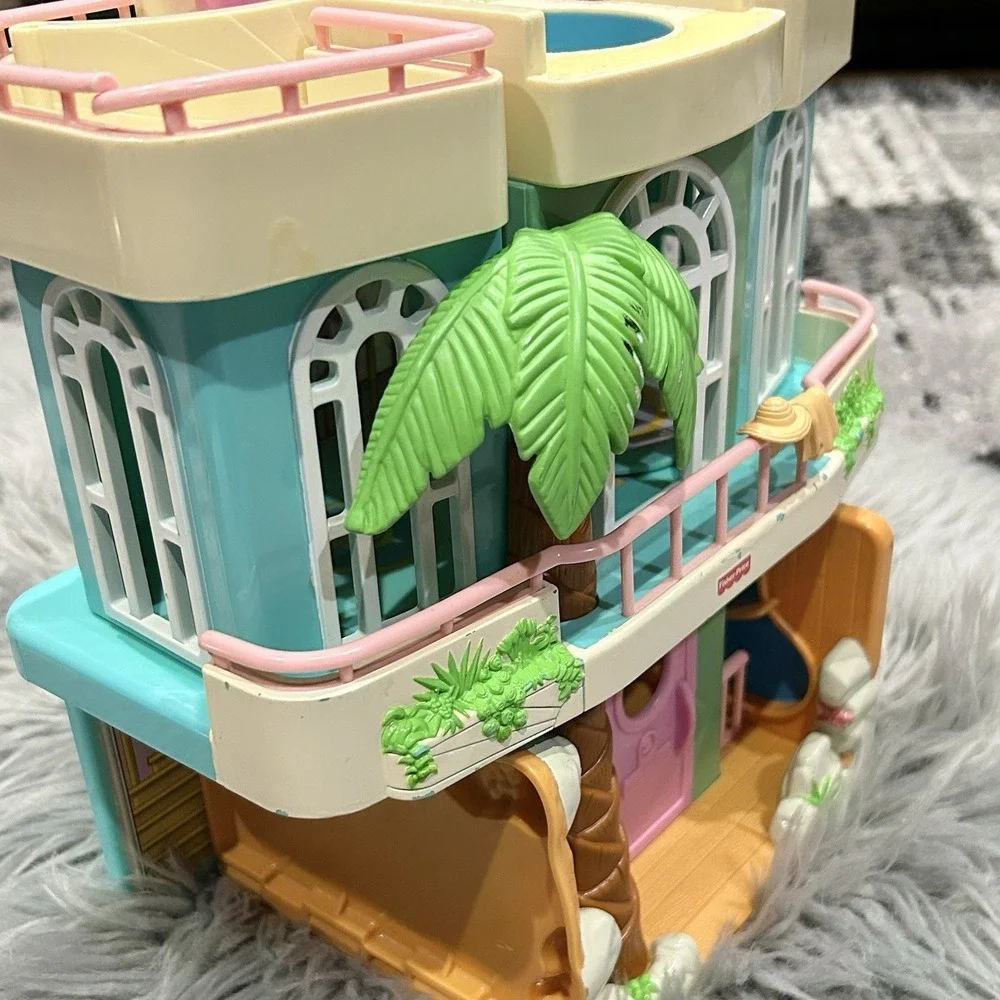 Fisher‎ Price Sweet Streets Ocean Club Beach Vacation Doll House Toy Play Fun